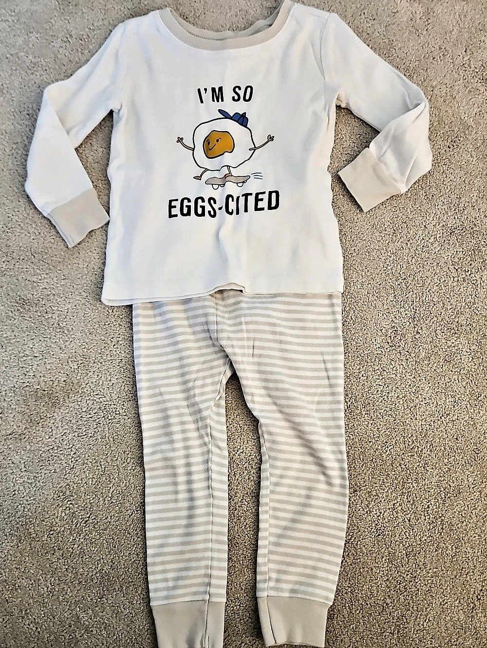 Old Navy Unisex 4-Piece I'm So Eggs-Cited Graphic Pajama Set for Toddler & Baby